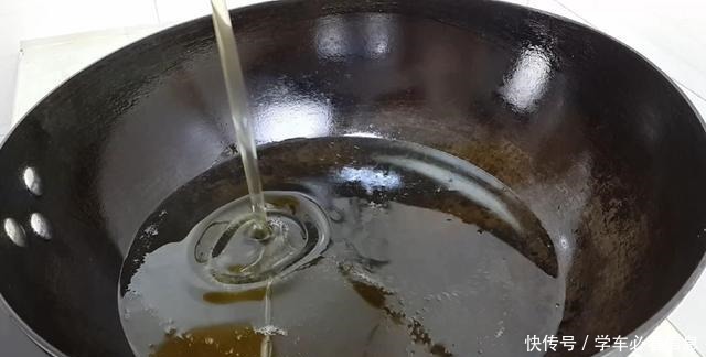  麻花|面粉别炸油条了，加3个鸡蛋，外焦里软又空心，比面包麻花都好吃