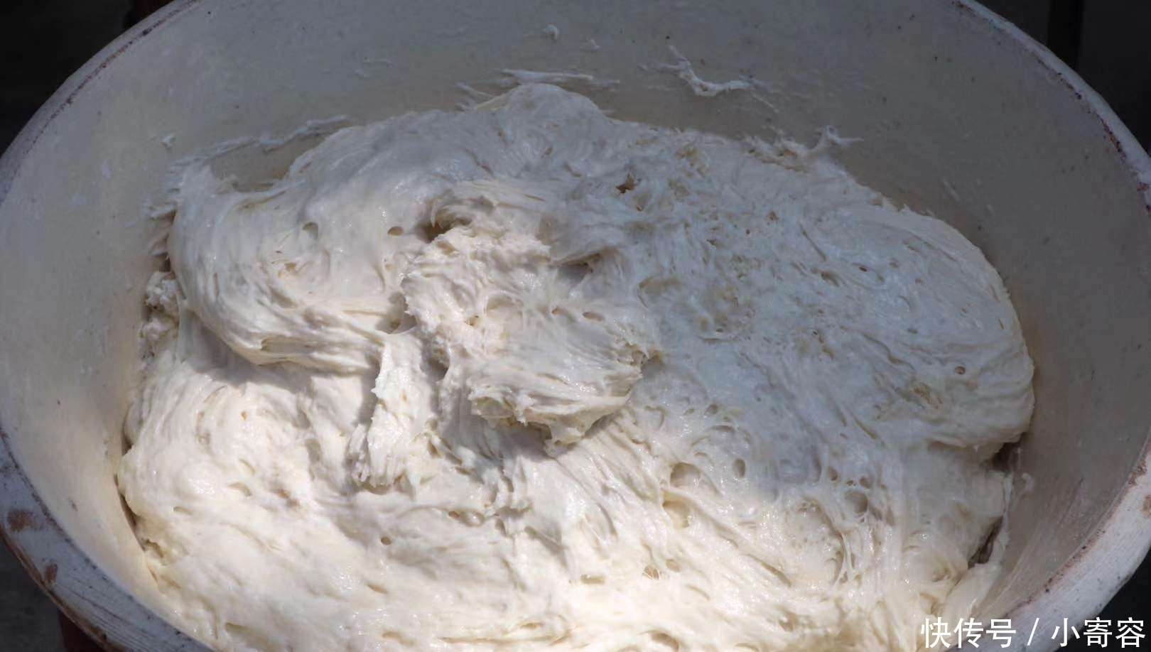 做法|最爱的包子做法,比酵母的好吃,比碱的松软,出锅一顿吃6个