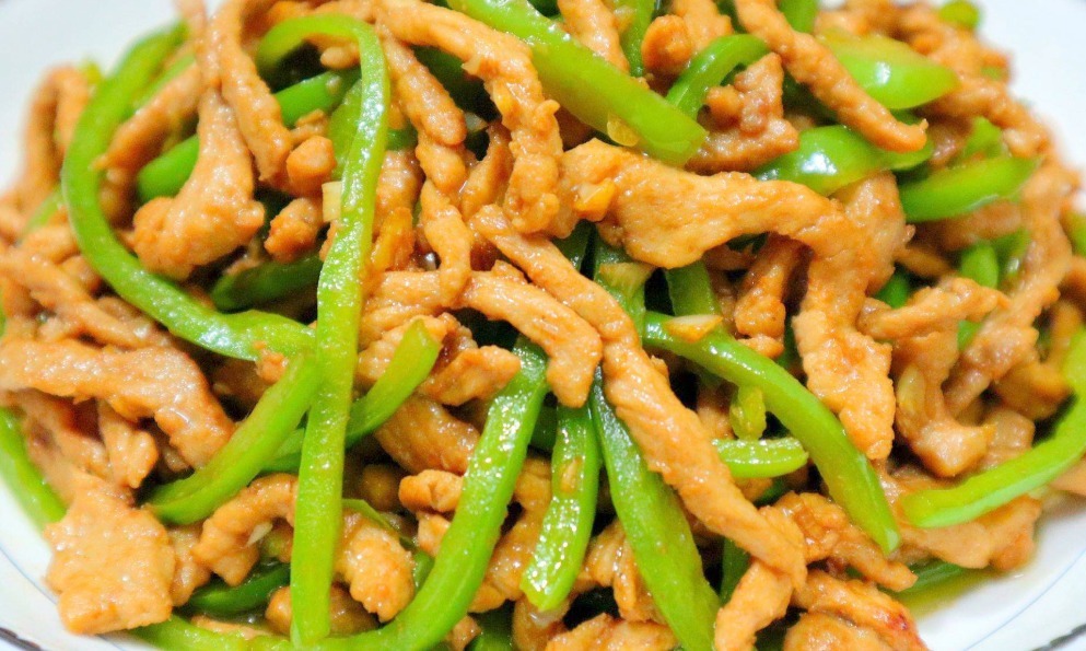  滑嫩|1分钟学会经典家常菜，香辣美味，肉丝滑嫩，一大盘不够吃