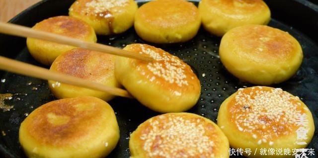 地瓜叶|红薯花样吃法，蒸煮炸炖都不如这样煎着吃，夹心流糖怎么都吃不够