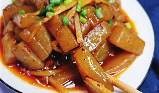  美食|夏日应季美食仔姜烧魔芋，暖身开胃促食欲，膳食纤维通肠道