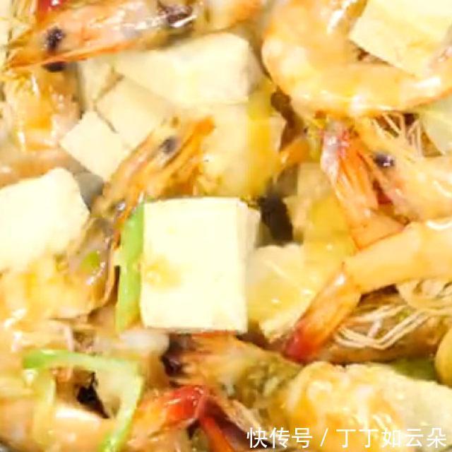鲜虾|鲜虾豆腐炖白菜,味道鲜美,做法简单