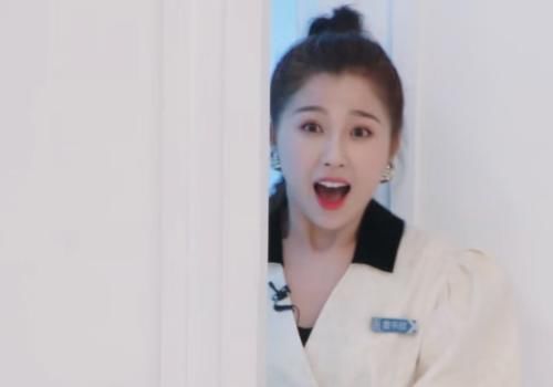 扑克|蔡徐坤对虞书欣有多特别对别的学员“扑克脸”,只对她别具一格