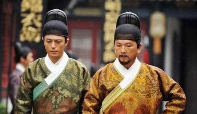 吏部|吏部小官和朱元璋除夕夜一起喝酒，次日连升10级，他做了什么？