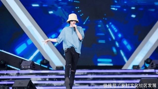告诉|在鸟巢连开两场演唱会,华晨宇的逆袭人生,告诉你脱胎换骨有多爽