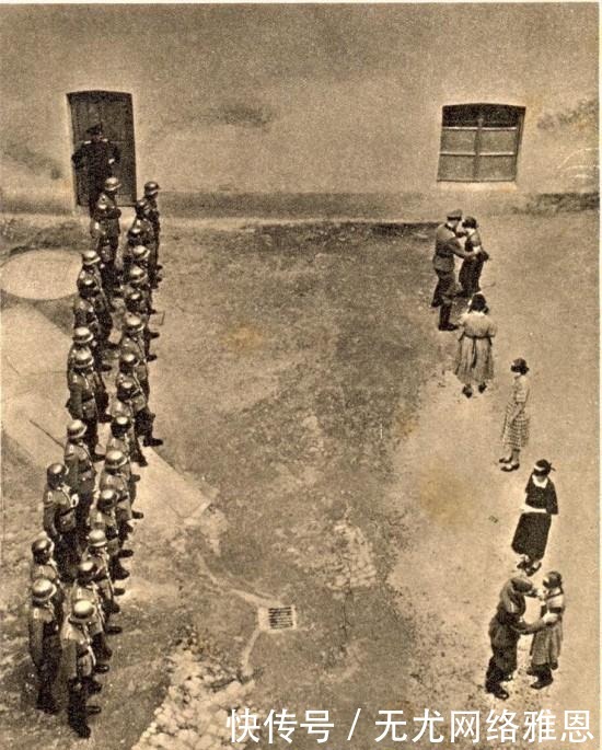棺材|纳粹成批的枪毙犹太人,棺材就在旁边摆着,死一批装一批