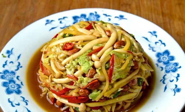 过年|我家每年过年都要做此凉菜,多种食材搭配在一起,好吃营养还解腻