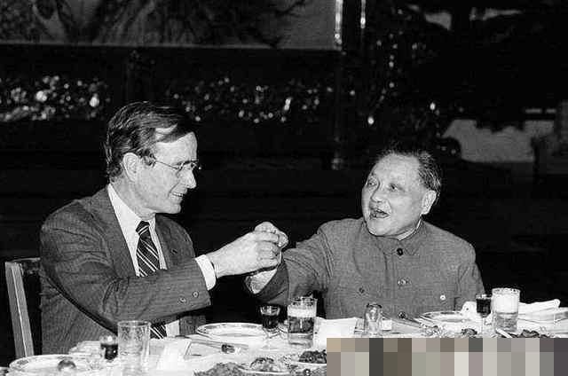 身处|1976年，邓小平身处逆境，曾当面问何人你是不是一直都在监视我