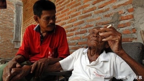 自杀身亡|老人受到总统接见，第二天便自杀身亡，家属得知，大肆庆祝