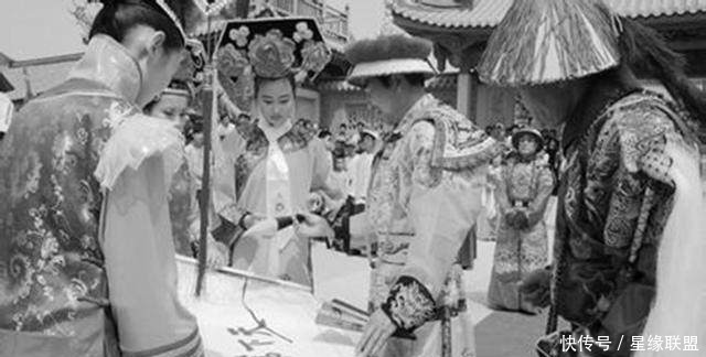 刘若莲|一女子骑着小毛驴叫皇帝让路,皇帝一看,把自己的轿子让给她坐