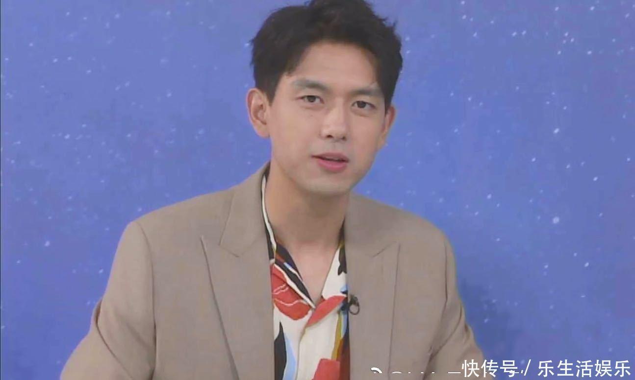 迎接|李现直播笑成“憨憨”,提前迎接七夕,却调侃粉丝:自力更生