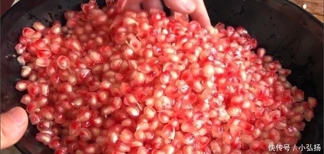 机关|吃了20年石榴才知道,石榴上有个“小机关”,3秒剥好不脏手