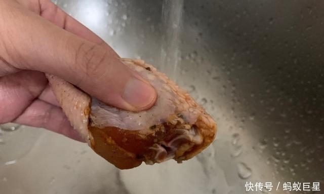  技巧|这样煎鸡翅，皮脆肉嫩无腥味！大厨教你7大技巧，煎出完美鸡翅！
