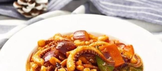 土豆条|酱爆鱿鱼须，干煸大虾土豆条，花椒拱嘴，红烧带鱼的做法