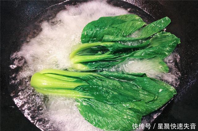 人份料|新手挑战比饭店好吃的煲仔饭,10元搞定3人份料足味美