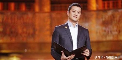  基因|14岁李嫣街边摆摊，暗金头发尽显时尚气质，完美继承王菲基因