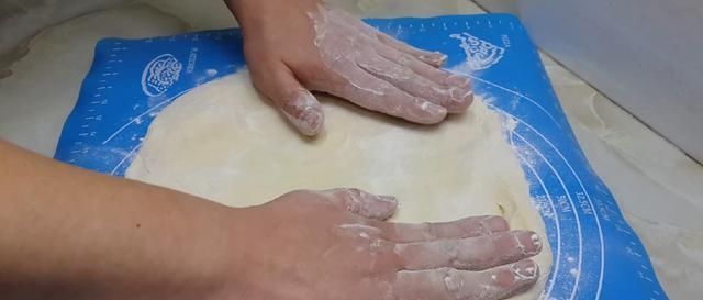 老板|以后面粉就这样做,撒1把葱花,比鸡蛋饼还好吃,学会自己当老板