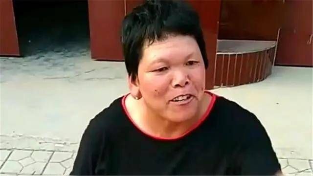  刘大妈|奶奶偷邻居“韭菜”包成饺子，孙子中毒索赔50万你家的菜你来赔