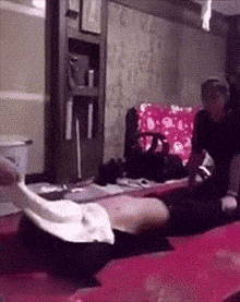  假动作|搞笑GIF：小伙子，这个假动作我给你满分