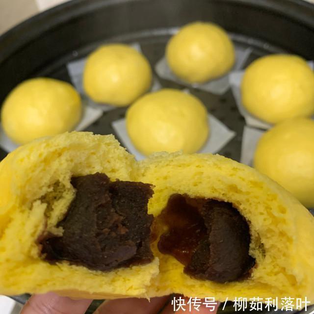 豆沙包|南瓜豆沙包,金黄色很是诱人