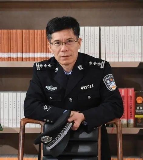 藏不住|藏不住了！法院人的军姿飒爽！