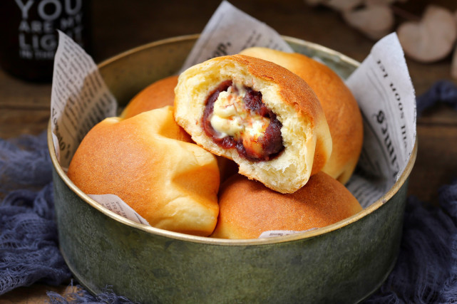 面包|奶香浓郁吃一次就上瘾的面包,孩子整天惦记着,做法不难小白也会