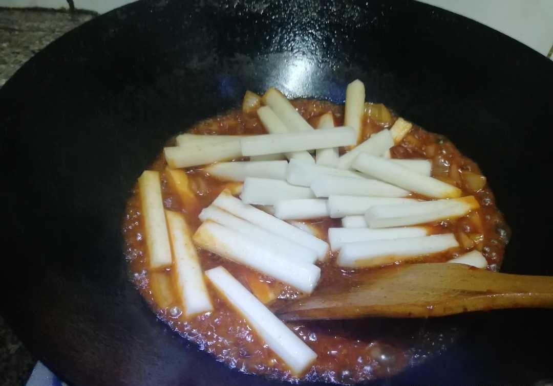  做法|韩式炒年糕，追韩剧必备，做法简单快捷