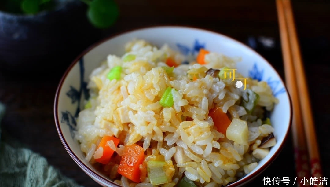  食材|最适合夏天吃的焖饭，不用开火，五种食材一起焖，每人两碗不够吃
