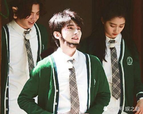 害怕|《跑男》中唯一“害怕”的人,节目中从不喝赞助商饮料,只喝自带水