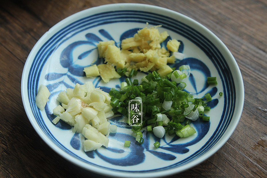 咸鱼茄子煲|秋天茄子就要这么吃，不用过油炸，咸香下饭，吃一次就爱上它