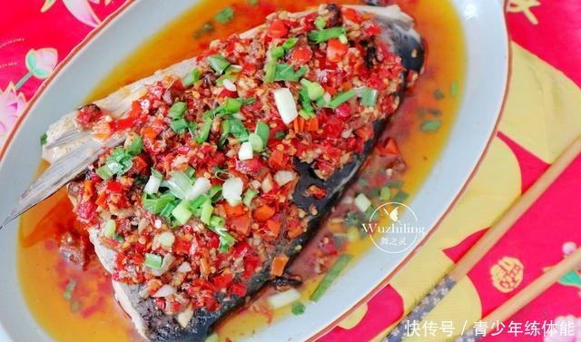 剁椒鱼头|过年在家连吃几天没胃口不如试试这道菜,上桌全家顿时流口水