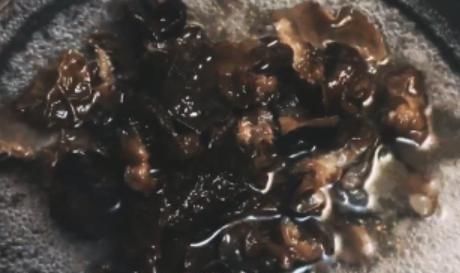  发现木耳|泡木耳时，只会加水是不对的，牢记1个小妙招，木耳泡得又大又好