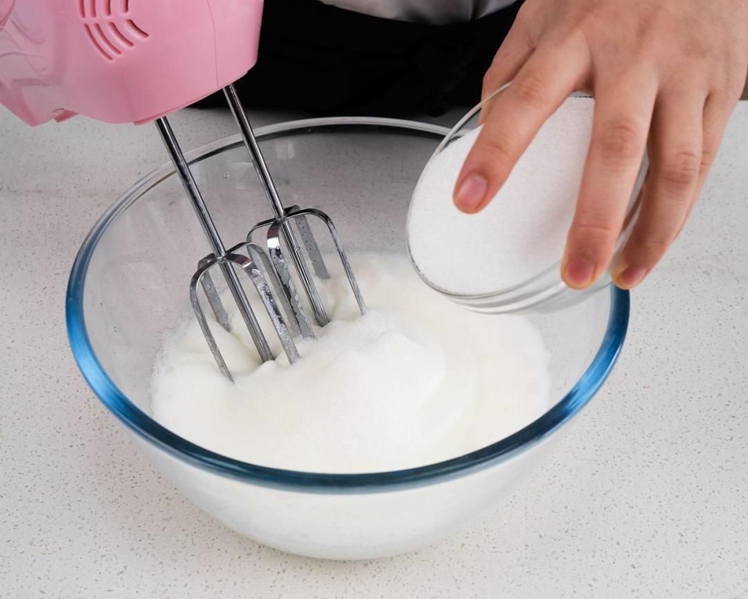  帕夫洛娃|新西兰国宝级甜品—帕夫洛娃蛋糕，口感绝佳的酥奶油蛋糕