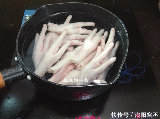 家人|虎皮凤爪不用买了,一次做三五斤,做法简单,学会家人夸你是大厨