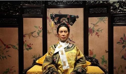 同治|同治皇帝为何19岁便早早驾崩?溥仪在晚年自传中说出了真相