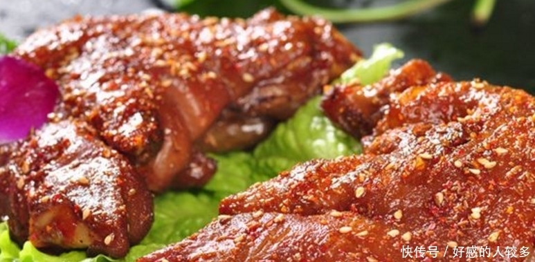  喜欢|富含胶原蛋白！猪蹄这样做，延缓皮肤衰老好，喜欢美女多吃！