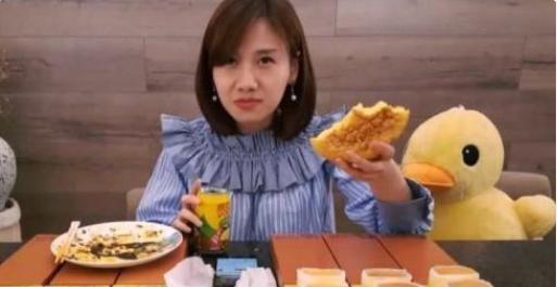 肠子|密子君成为大胃王的秘诀,竟如此简单,网友模仿后,肠子都悔青了