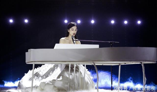 怜爱|4次公演全输,黄圣依被怜爱伊能静变谨慎,话题姐姐熬来口碑逆转