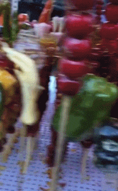 那天|搞笑GIF趣图:那天回家看到这坦克,吓得我车都没要就跑了