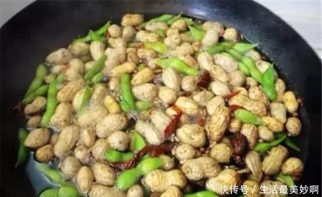 带壳花生|煮花生时,不能直接下锅煮,少了这1步,花生不烂不入味