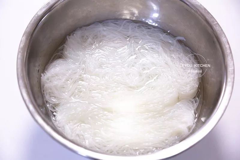 静置|在家做馅饼,和面很重要,照着做馅饼皮薄馅大,放凉了也软软的