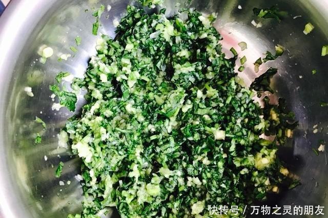  吃起来|吃腻了腌黄瓜夏天它才是最佳凉菜，一次腌10斤可以吃1年