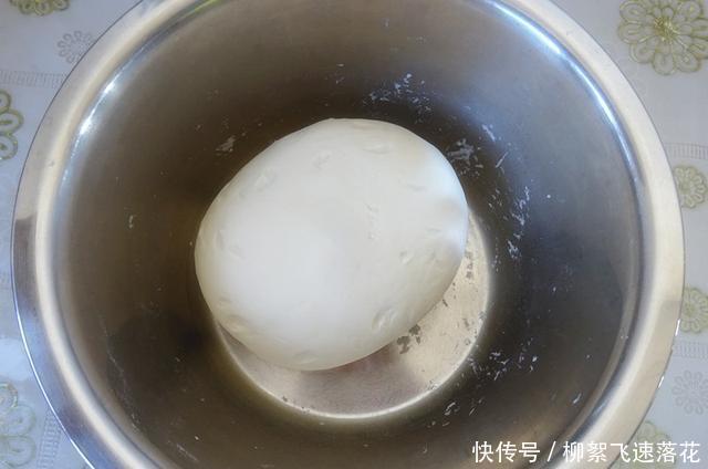 次发酵|秋天吃包子就做这个馅,不放肉却更香,顺应时节更健康