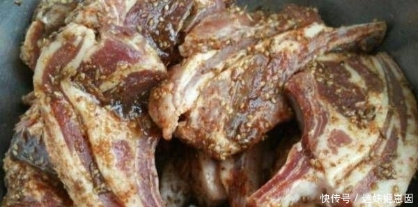  烤羊|自制烤羊排，学习此法！又嫩又香，比外面卖的好