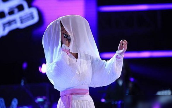 拒绝|她曾因长得丑蒙面上中国好声音,被那英拒绝,后来却高不可攀