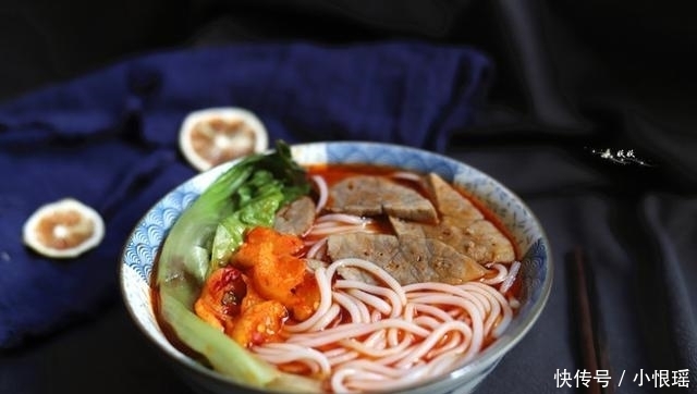 酸辣|你还在外面小摊上买米粉吃吗?教你一招,自己在家做,酸辣开胃