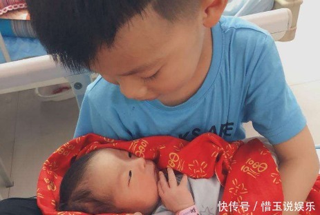  宝妈|生二胎后，老大和谁睡宝妈的做法遭全家不满，3年后却受到表扬