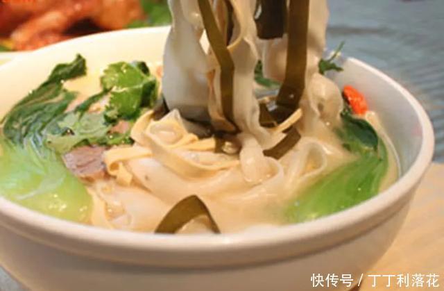 方城|羊肉烩面和烧麦,构成方城最美好的早晨