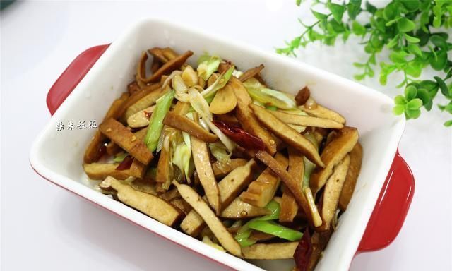 正合适|大葱和它是绝配,大火一炒,三两分钟就出锅,八月吃正合适