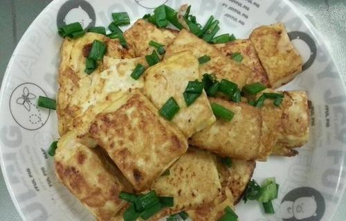 万万不可|煎豆腐时,万万不可直接下锅煎,多加这一步,豆腐不碎不粘锅!